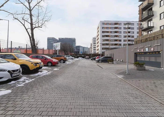 Dobrego Pasterza With Balcony Cracow By Renters קרקוב