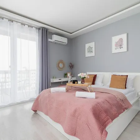 Dobrego Pasterza With Balcony Cracow By Renters Apartment Krakau
