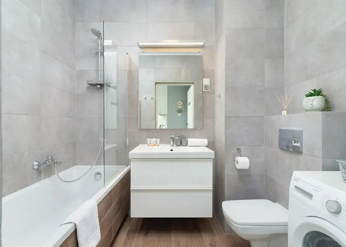 Dobrego Pasterza With Balcony Cracow By Renters Daire Krakow