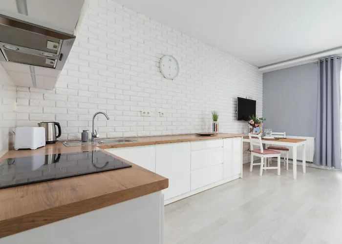 Dobrego Pasterza With Balcony Cracow By Renters Daire Krakow