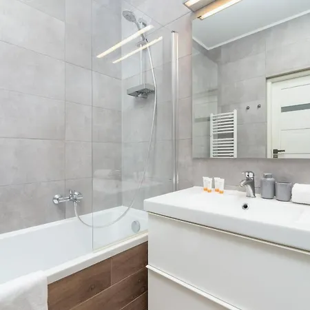 Dobrego Pasterza With Balcony Cracow By Renters