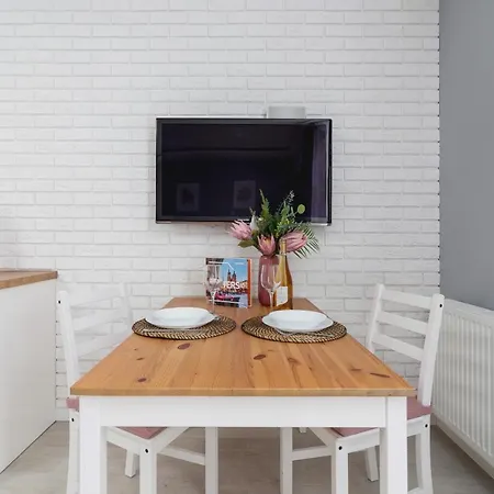 Dobrego Pasterza With Balcony Cracow By Renters